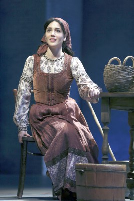 Samantha Massell plays Tevye’s second daughter, Hodel.